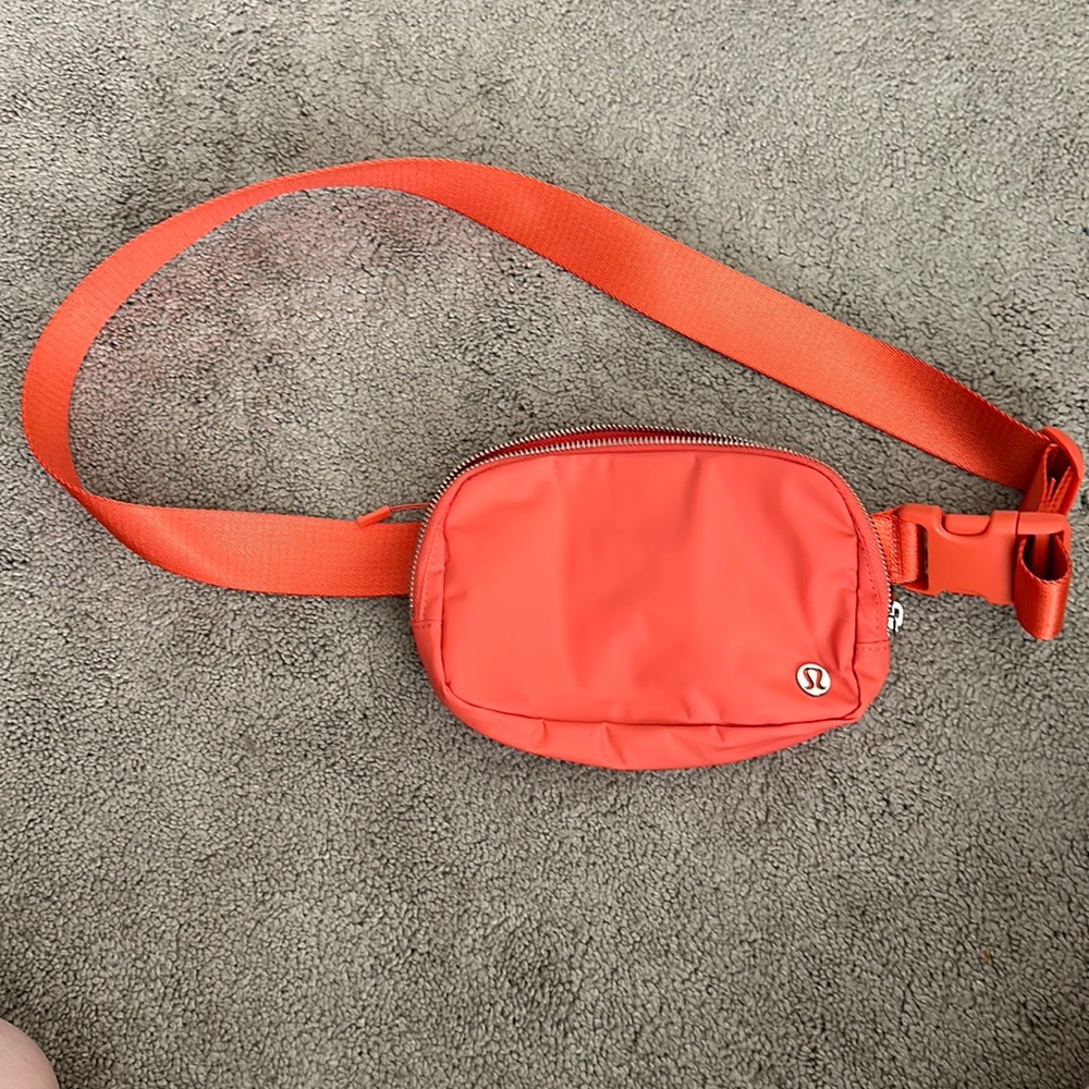 Lululemon belt bag